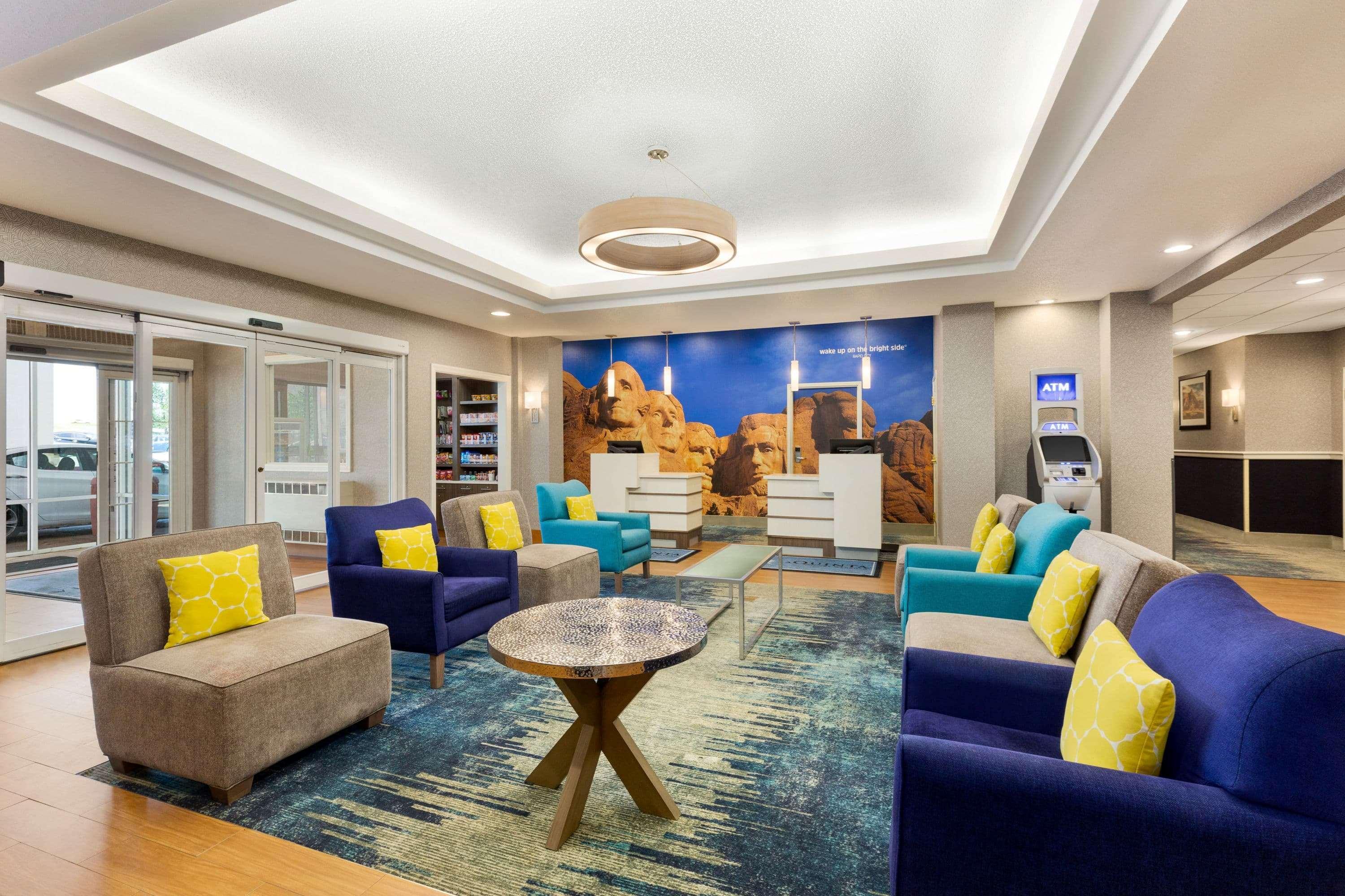 La Quinta Inn And Suites By Wyndham At Watiki Waterpark Рапид Сити Екстериор снимка