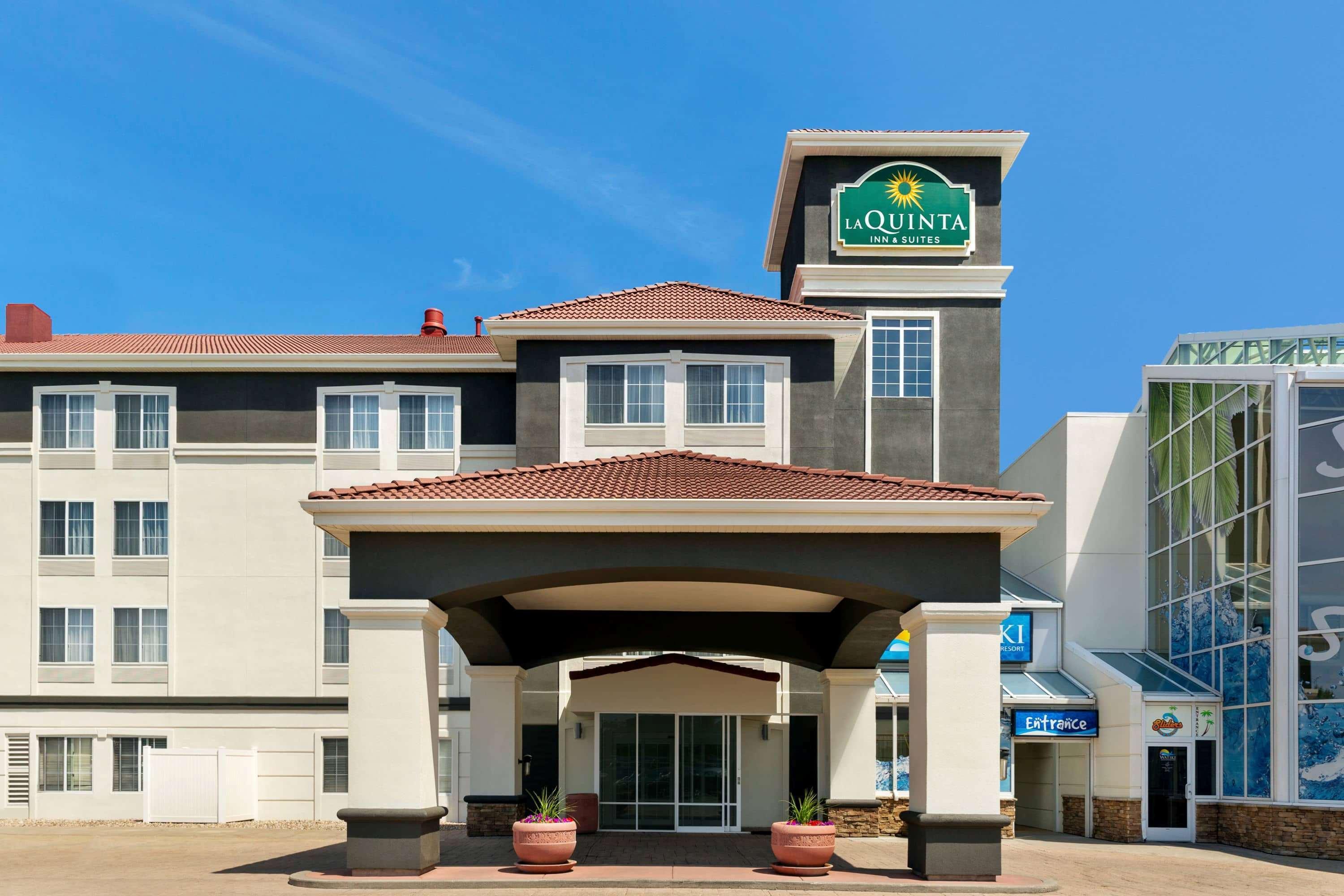 La Quinta Inn And Suites By Wyndham At Watiki Waterpark Рапид Сити Екстериор снимка