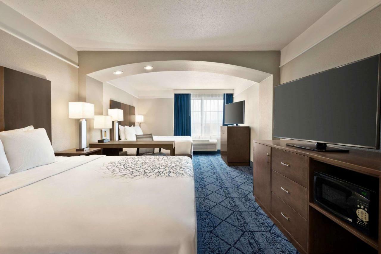 La Quinta Inn And Suites By Wyndham At Watiki Waterpark Рапид Сити Екстериор снимка